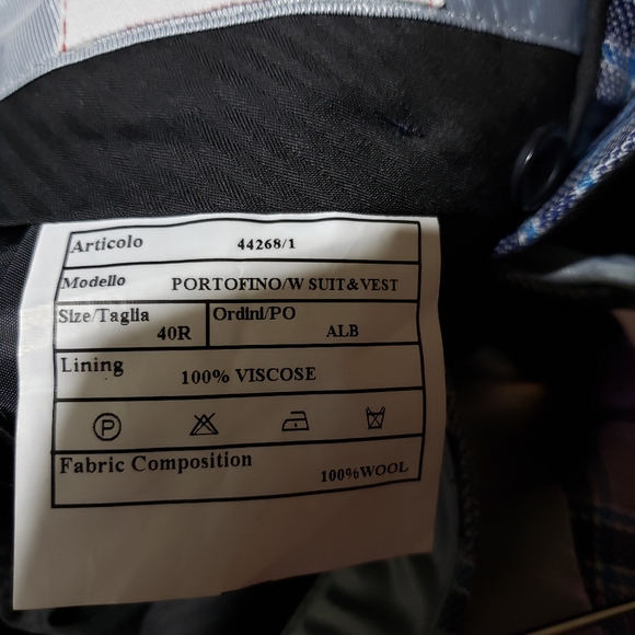 Sophisticated Tiglio Rosso 3 piece men's suit. Shades of blue plaid. - Picture 12 of 12